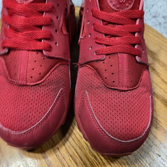 Nike Air Huarache Triple Varsity Red Mens Size 7/ 7Y Athletic Shoes (654275-600) - Picture 9 of 10